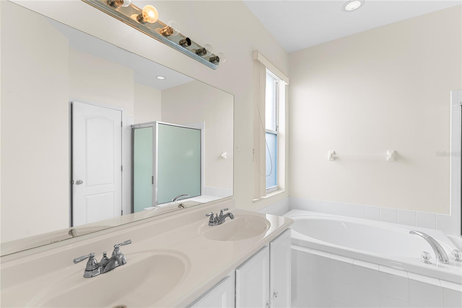 Listing photo id 34 for 10416 Meadow Spring Drive