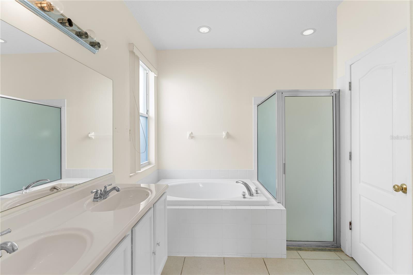 Listing photo id 35 for 10416 Meadow Spring Drive