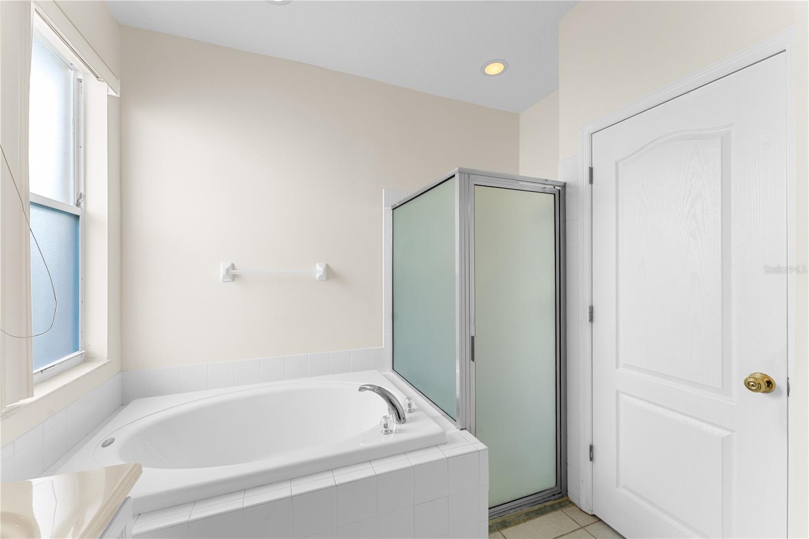 Listing photo id 38 for 10416 Meadow Spring Drive