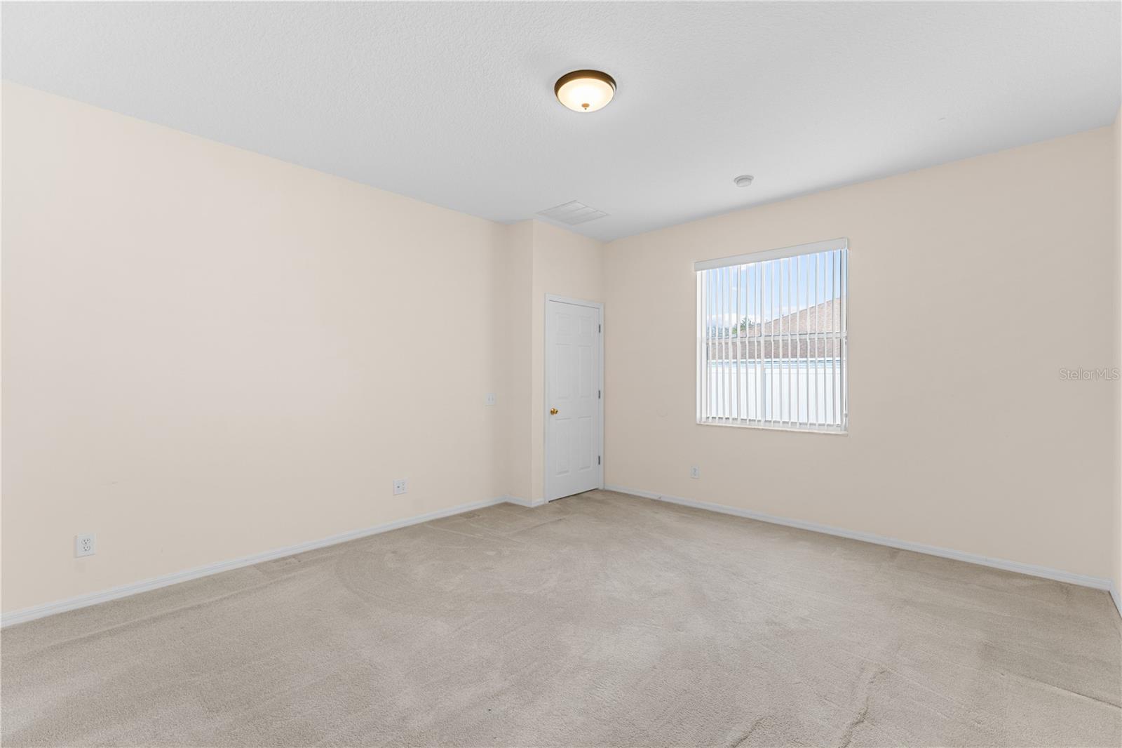 Listing photo id 39 for 10416 Meadow Spring Drive