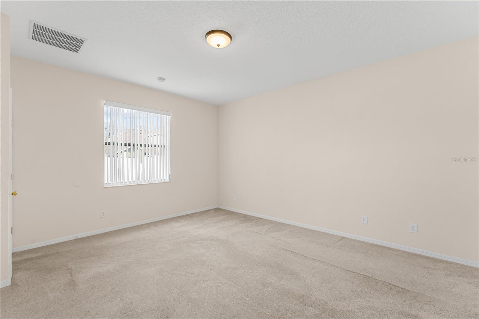 Listing photo id 40 for 10416 Meadow Spring Drive