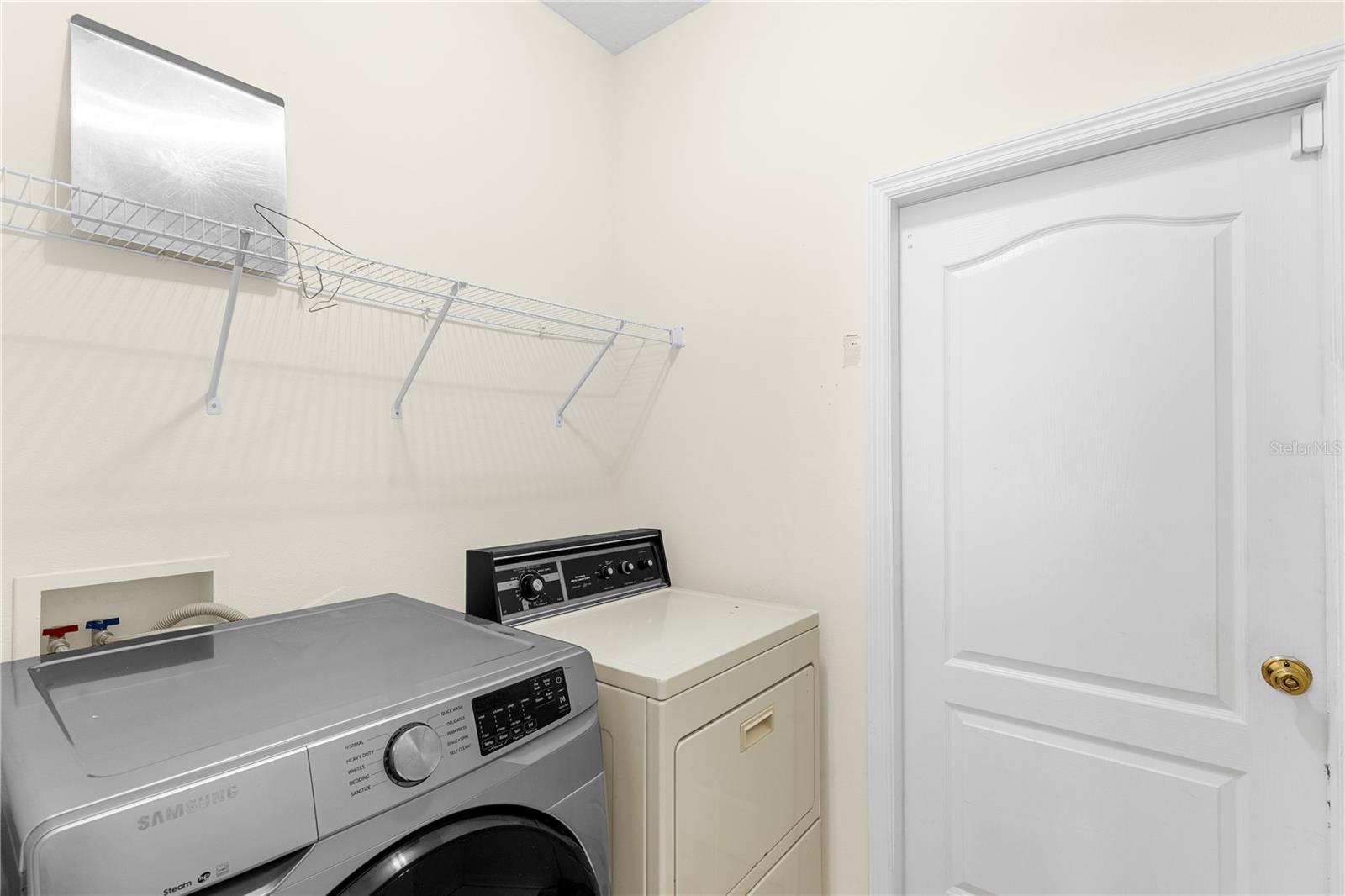 Listing photo id 41 for 10416 Meadow Spring Drive