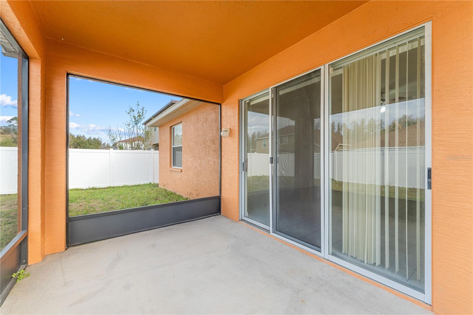 Listing photo id 43 for 10416 Meadow Spring Drive