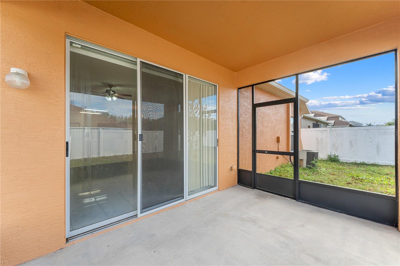 Listing photo id 44 for 10416 Meadow Spring Drive