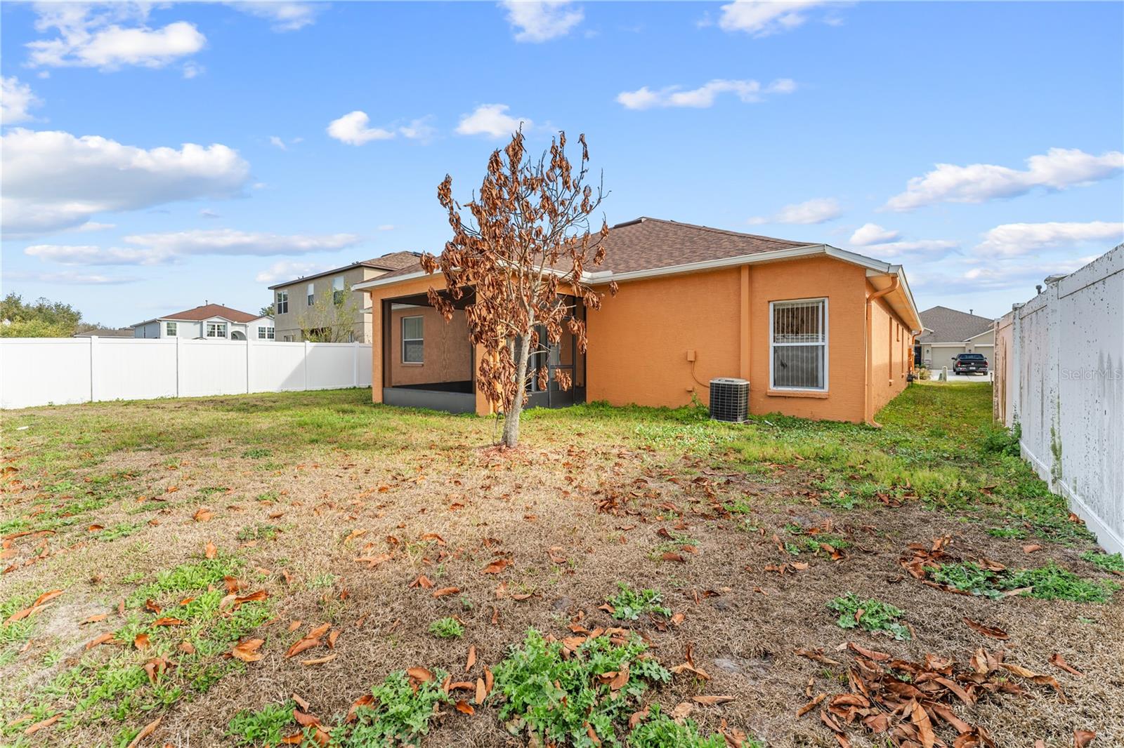 Listing photo id 45 for 10416 Meadow Spring Drive