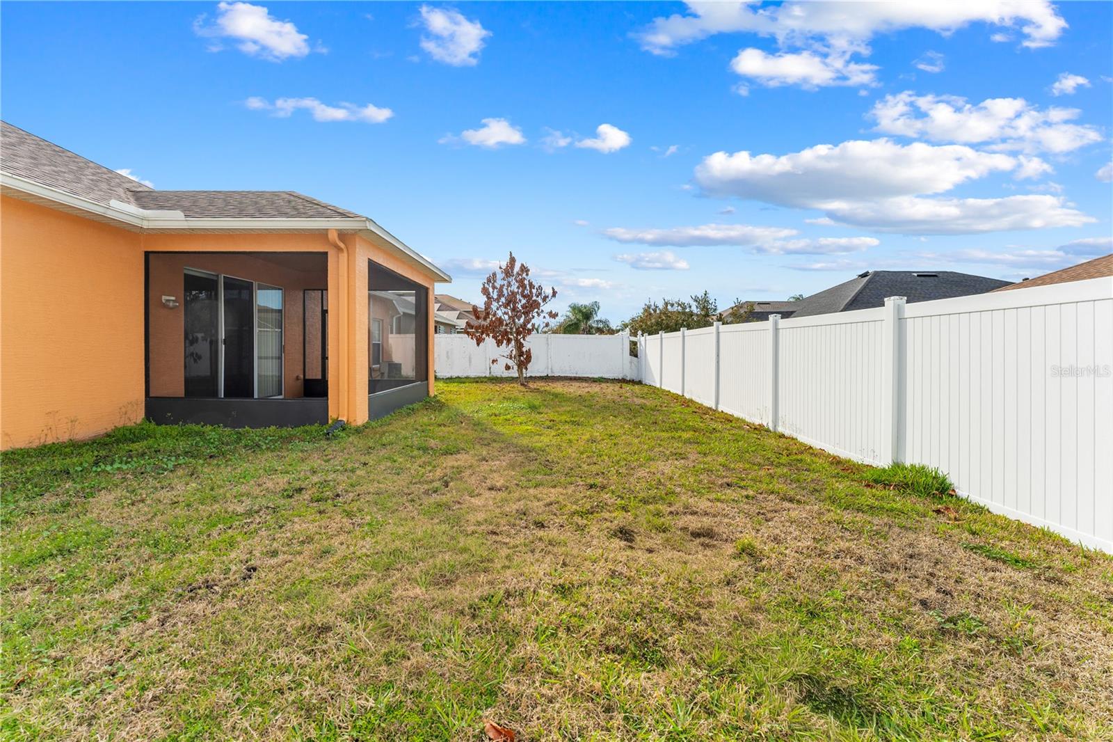 Listing photo id 47 for 10416 Meadow Spring Drive