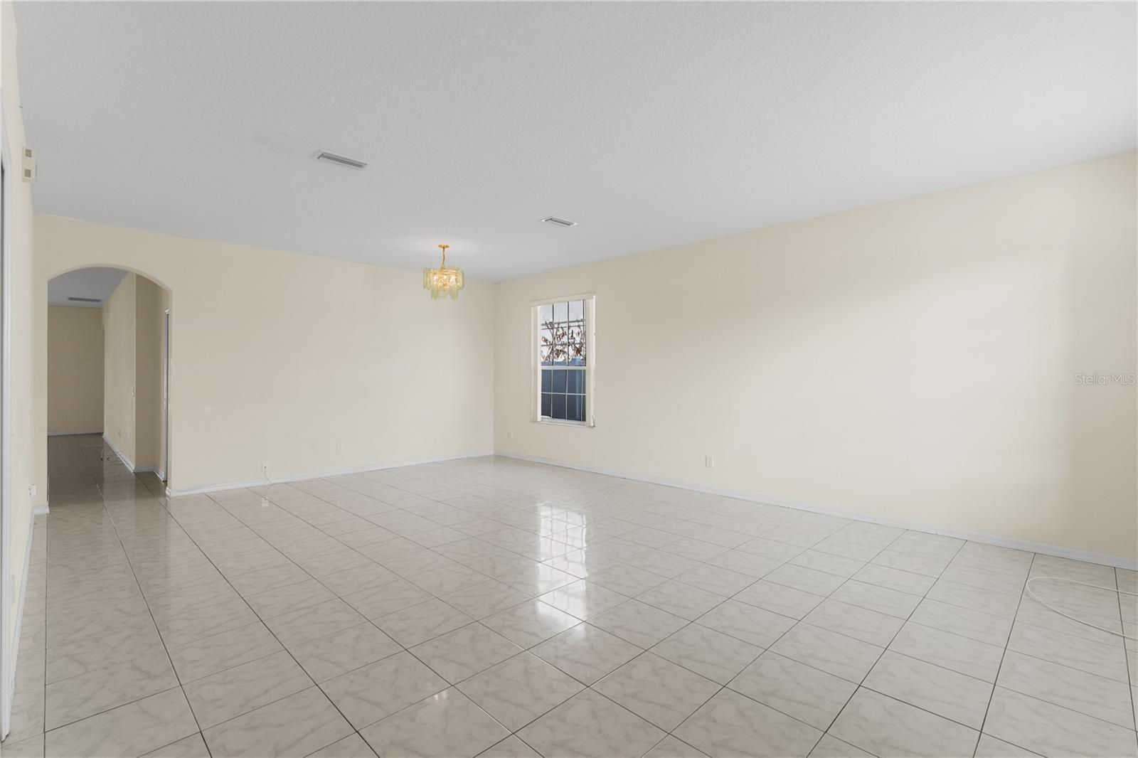 Listing photo id 4 for 10416 Meadow Spring Drive