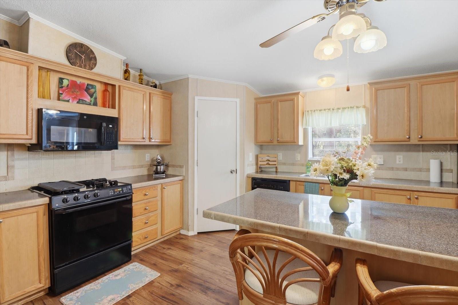 Image 11 of 45 For 2650 Harley Street