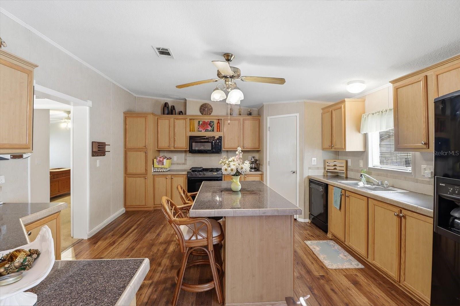 Image 13 of 45 For 2650 Harley Street