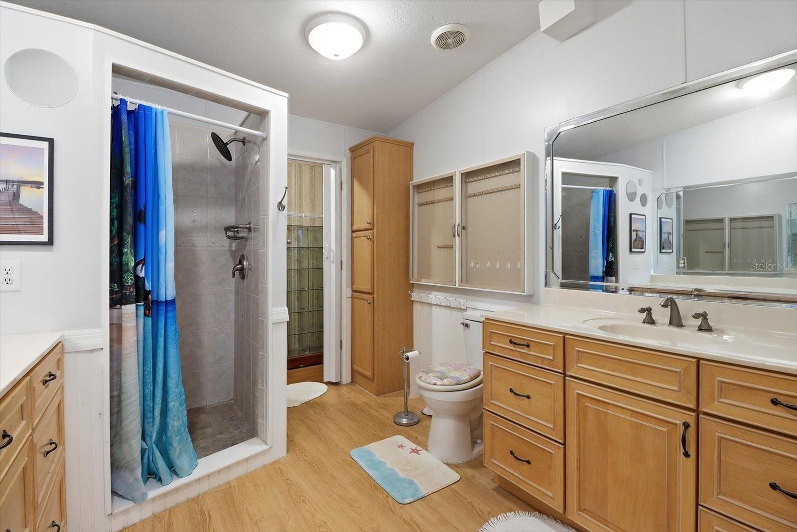 Image 18 of 45 For 2650 Harley Street