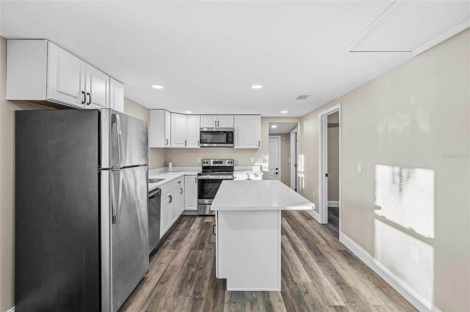 Image 10 of 32 For 2547 10th Avenue S