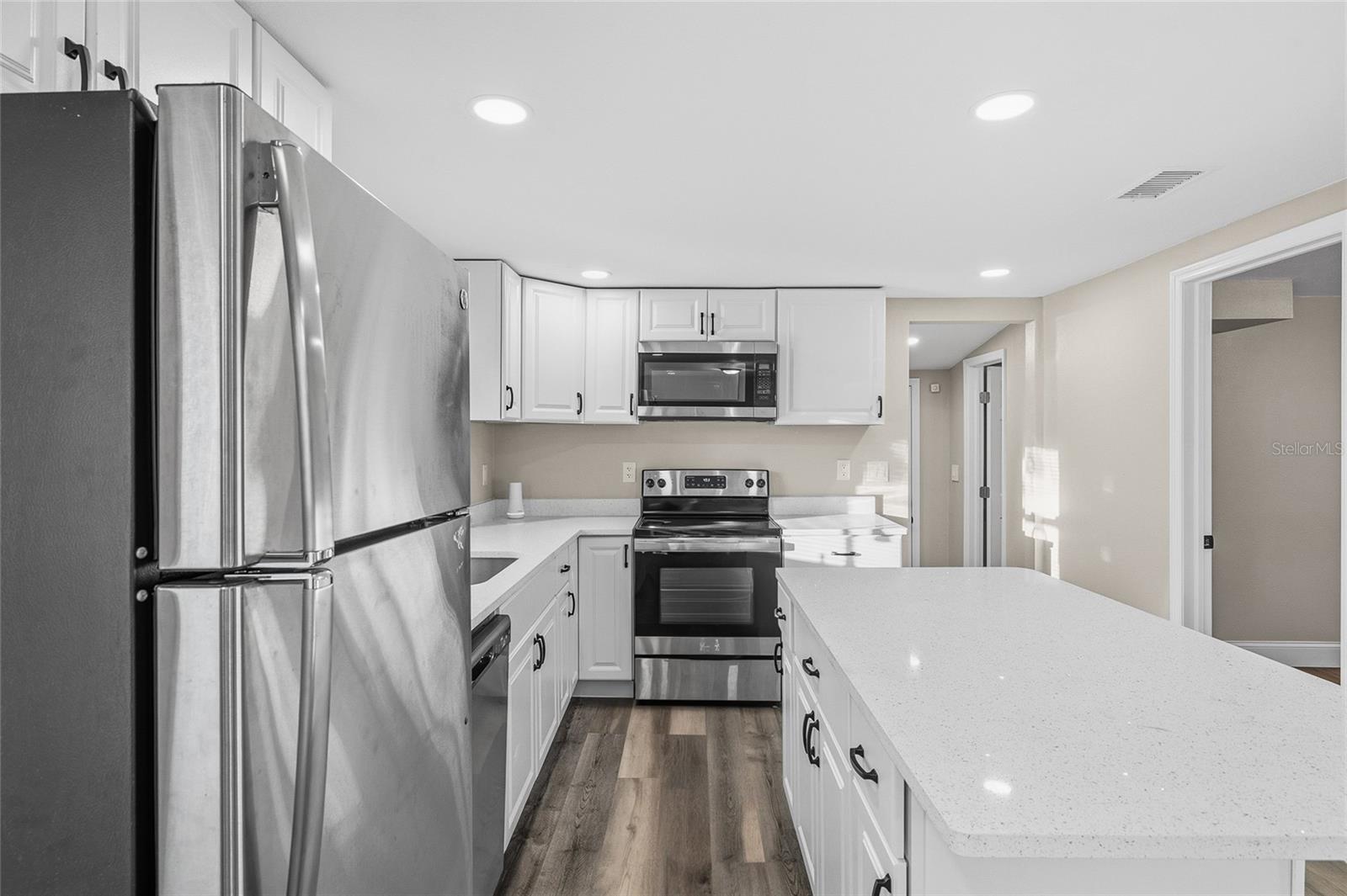 Image 13 of 32 For 2547 10th Avenue S