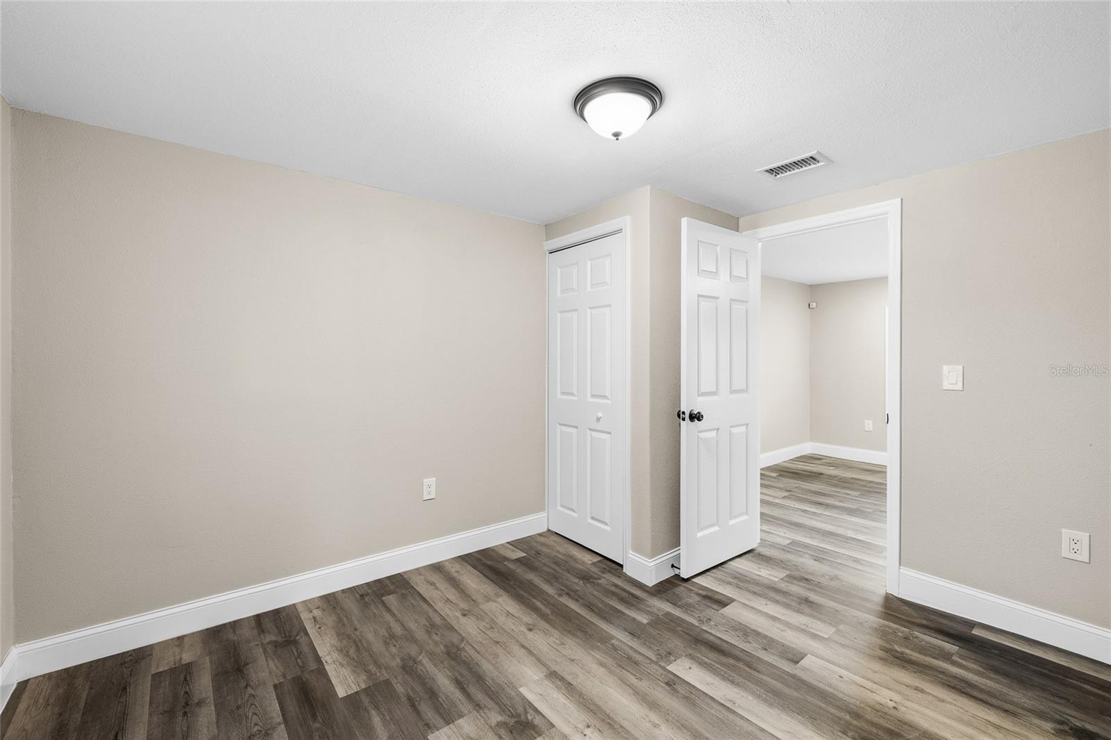 Image 16 of 32 For 2547 10th Avenue S