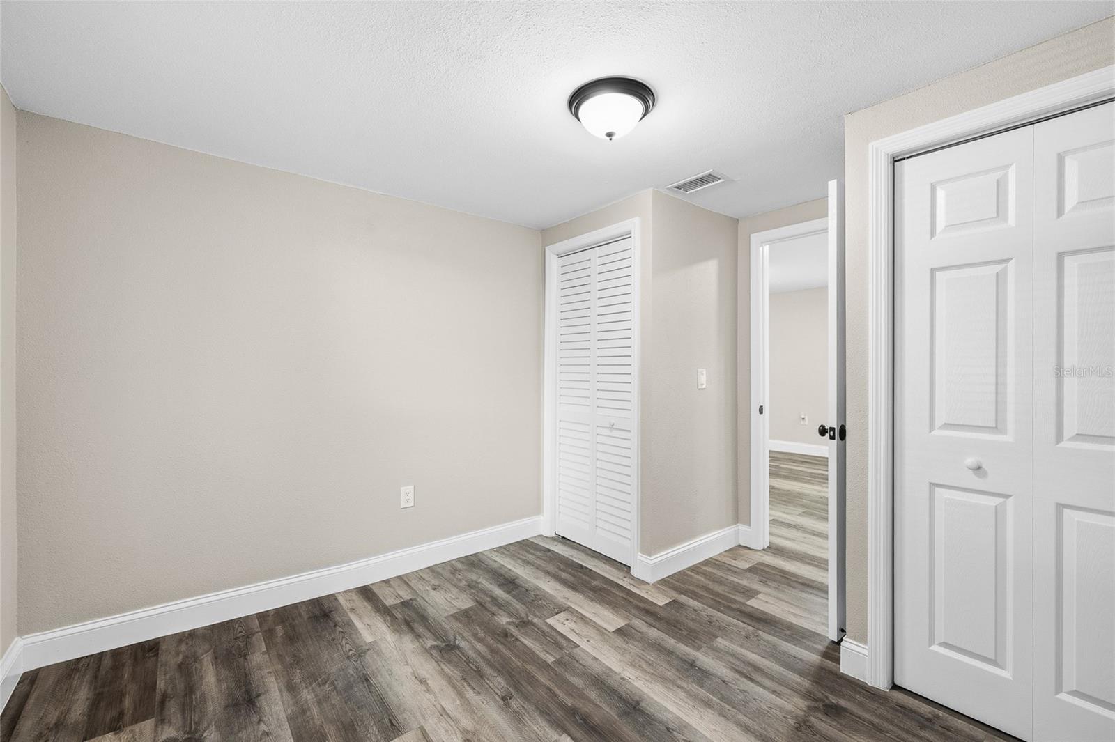 Image 19 of 32 For 2547 10th Avenue S