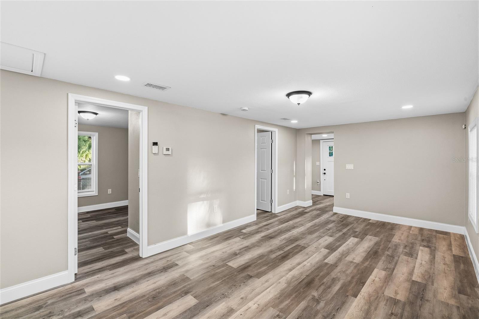 Image 7 of 32 For 2547 10th Avenue S