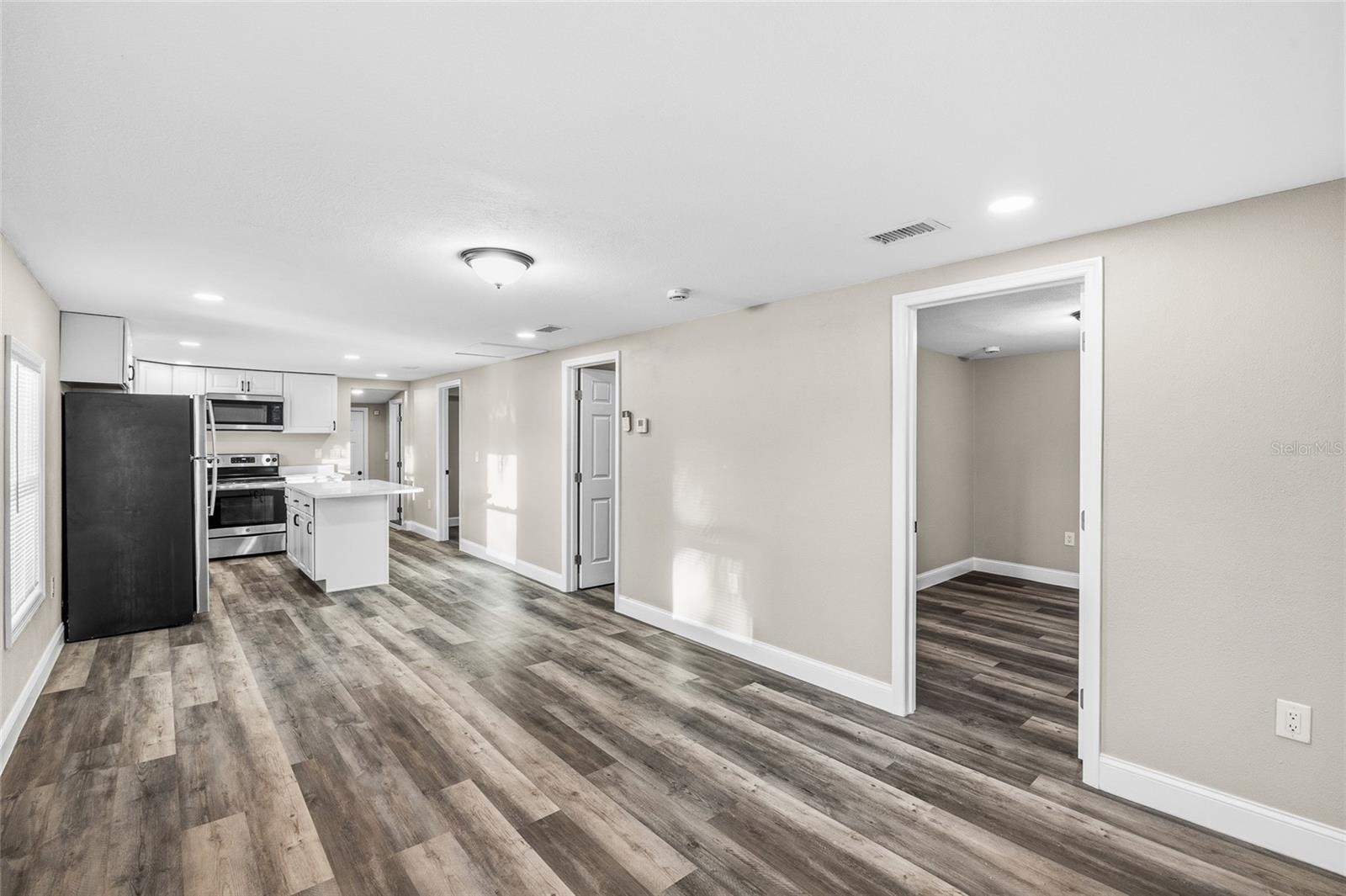 Image 9 of 32 For 2547 10th Avenue S