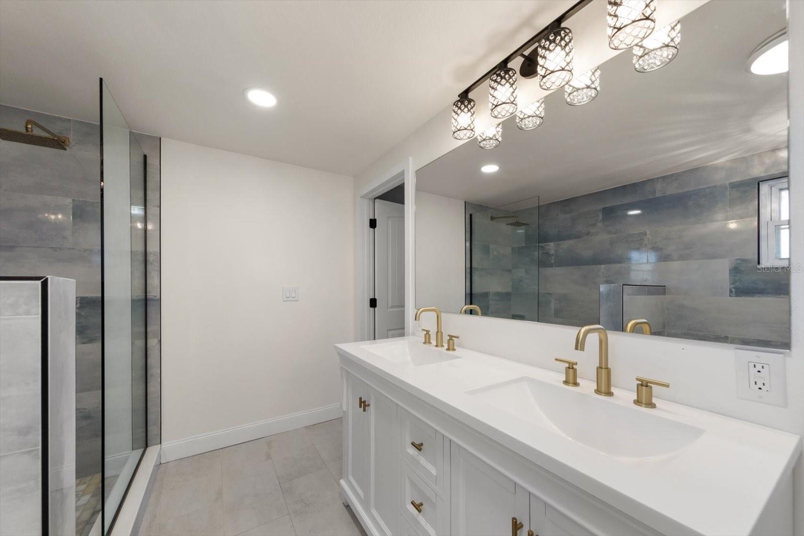 Image 16 of 37 For 12468 Empire Drive