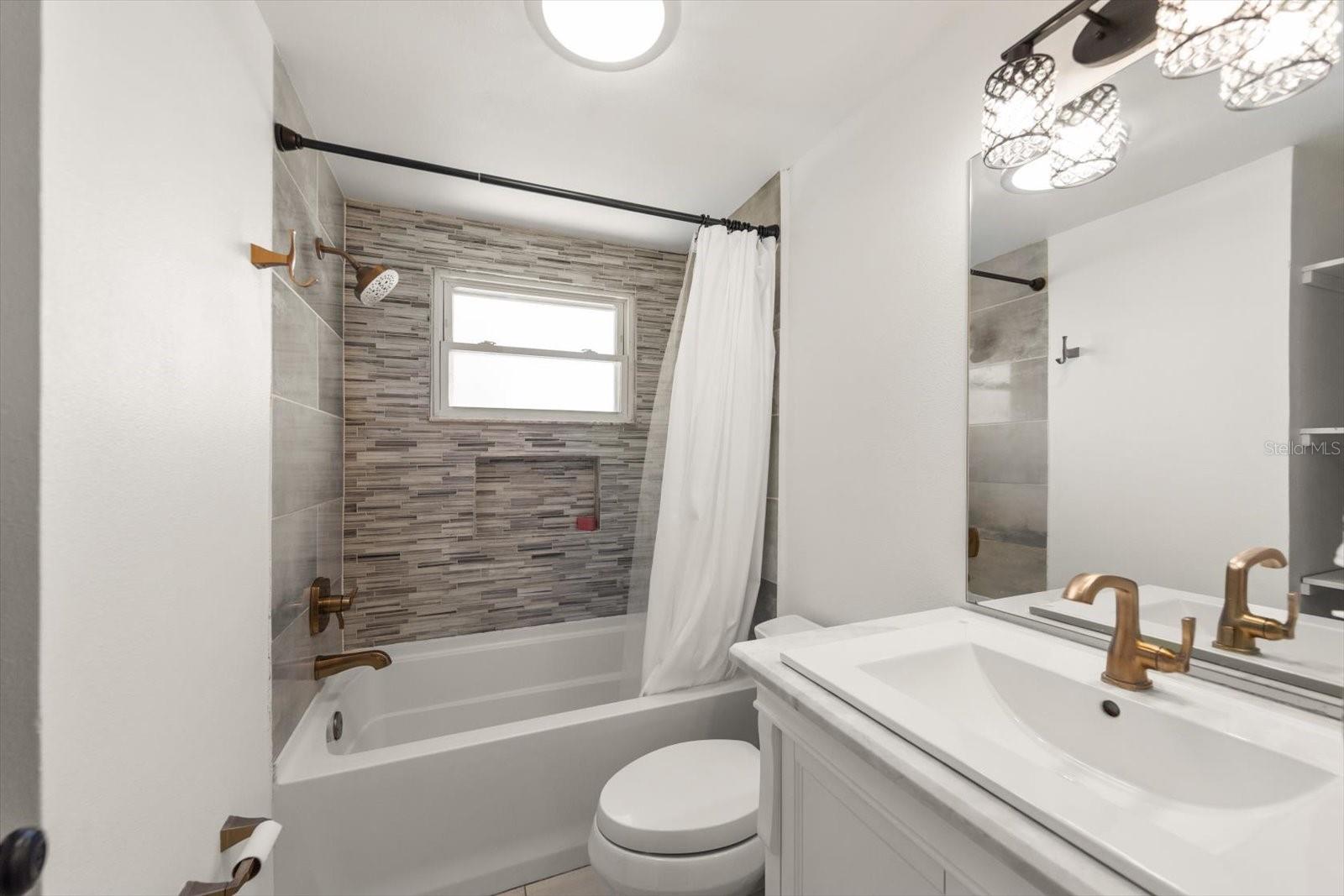 Image 18 of 37 For 12468 Empire Drive