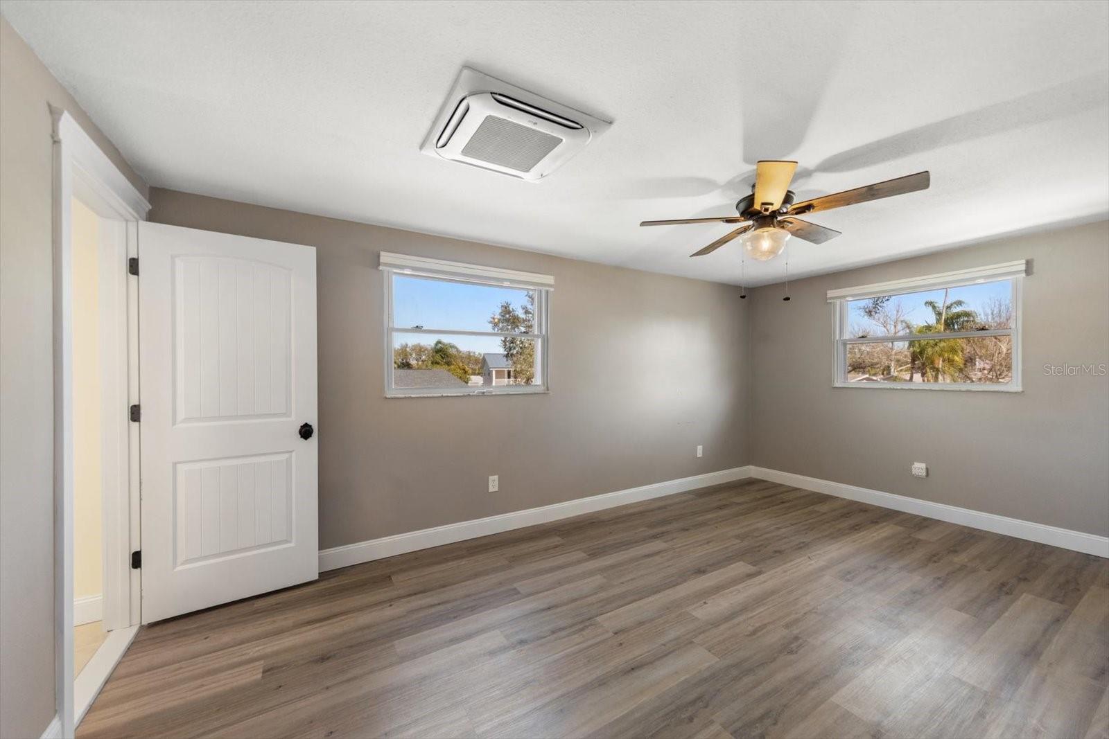 Image 19 of 37 For 12468 Empire Drive