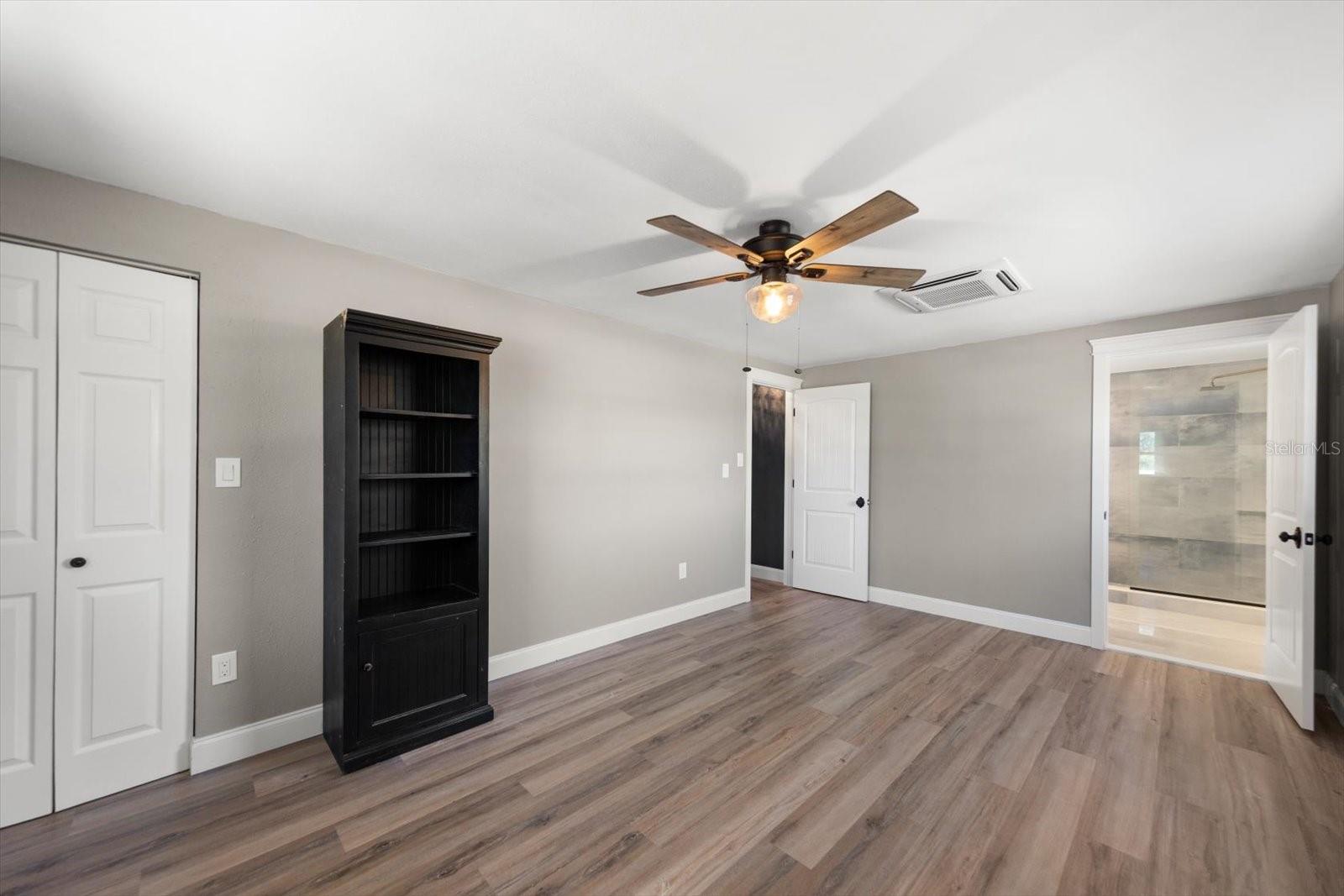 Image 20 of 37 For 12468 Empire Drive