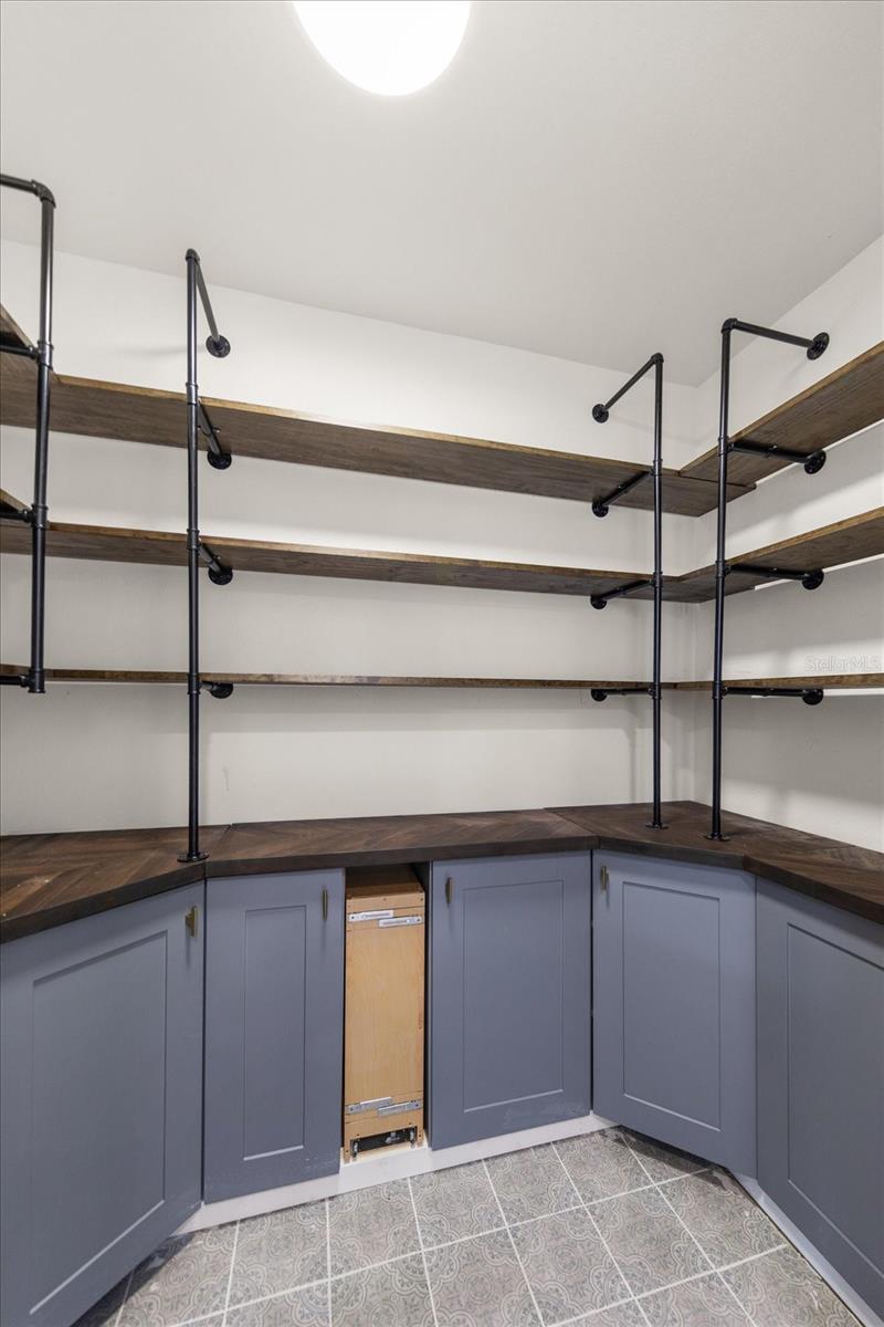 Image 6 of 37 For 12468 Empire Drive