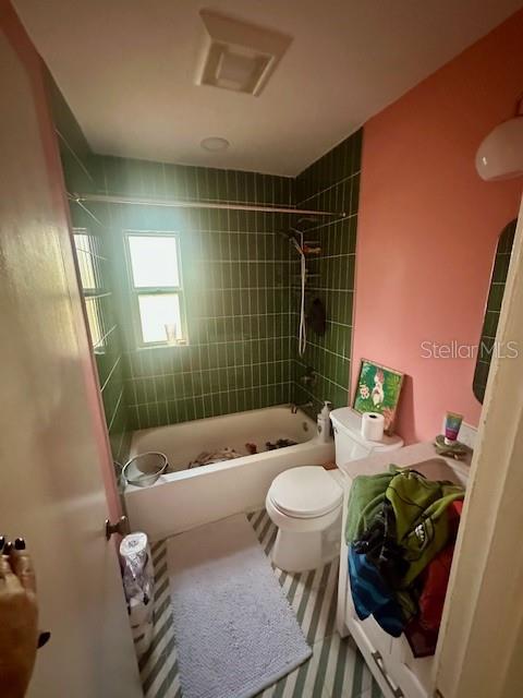 Listing photo id 9 for 900 46th Avenue N