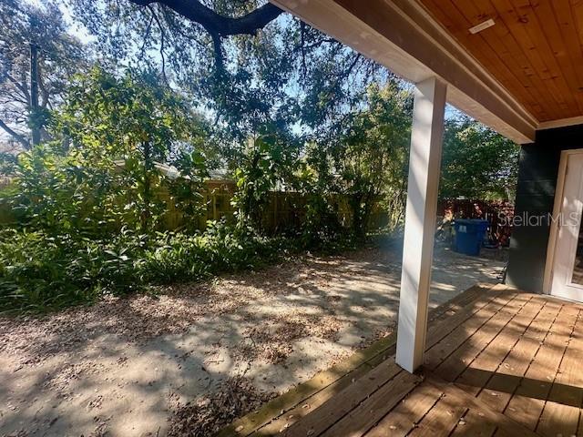 Listing photo id 12 for 900 46th Avenue N