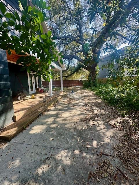 Listing photo id 13 for 900 46th Avenue N