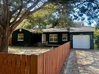 Listing photo id 16 for 900 46th Avenue N