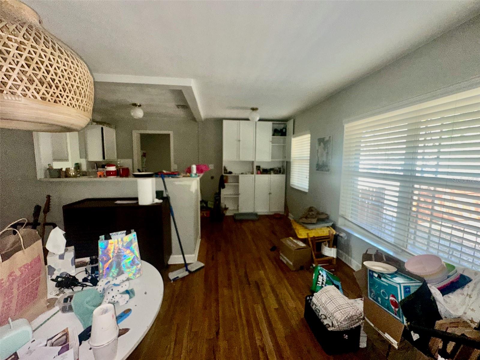 Listing photo id 4 for 900 46th Avenue N