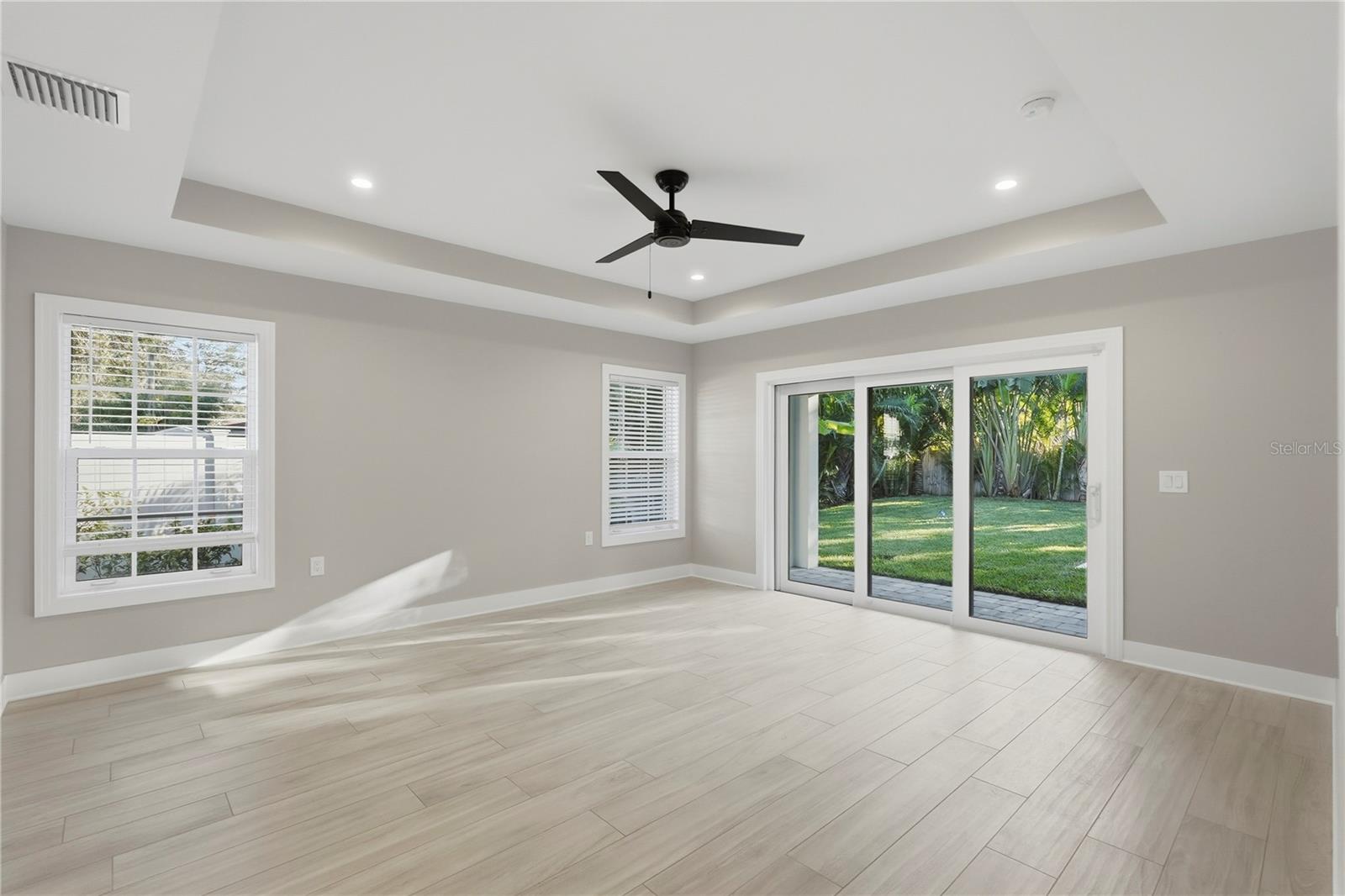 Image 21 of 32 For 845 Snell Isle Boulevard Ne