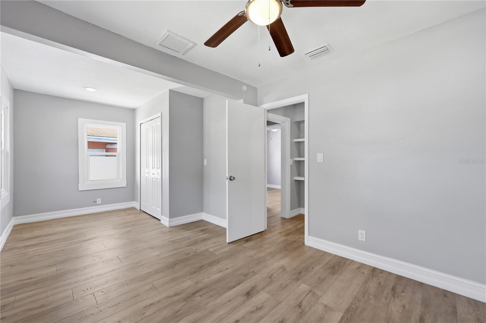 Image 11 of 25 For 727 16th Avenue Nw