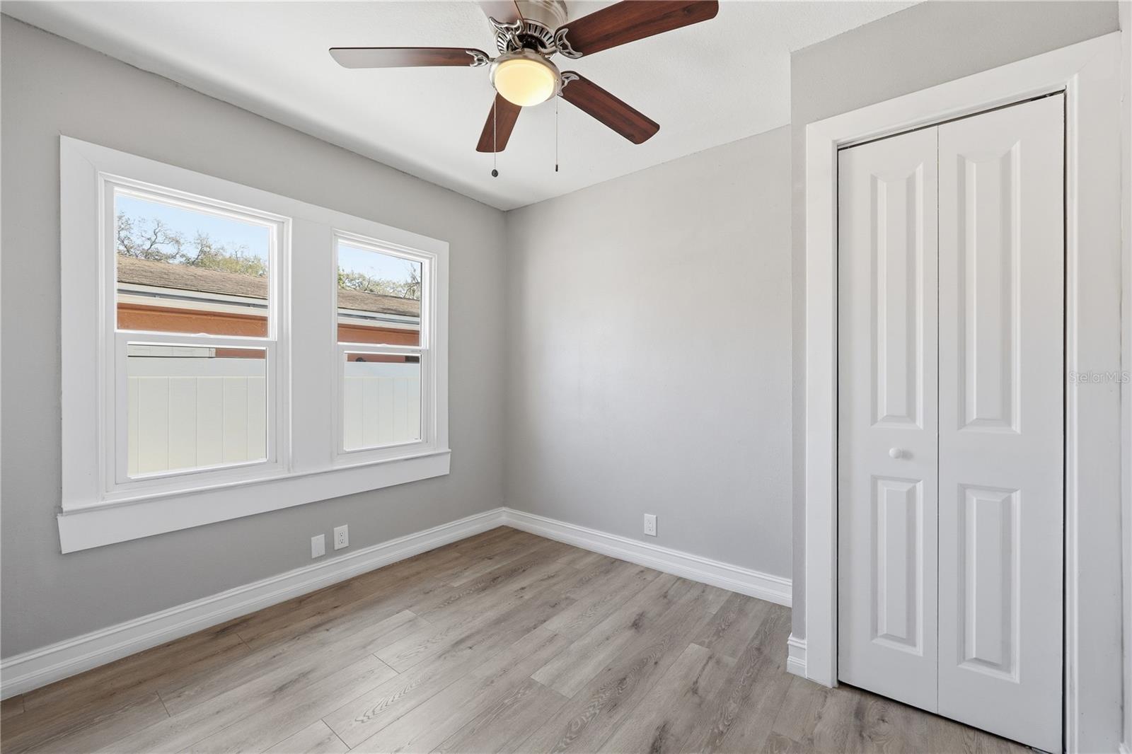 Image 13 of 25 For 727 16th Avenue Nw