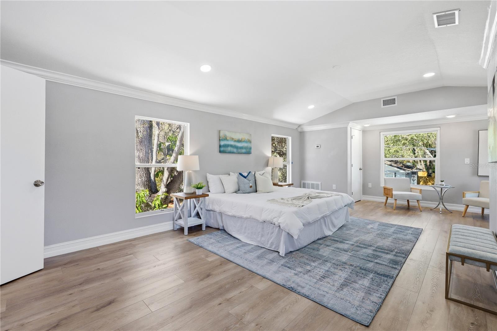 Image 17 of 25 For 727 16th Avenue Nw