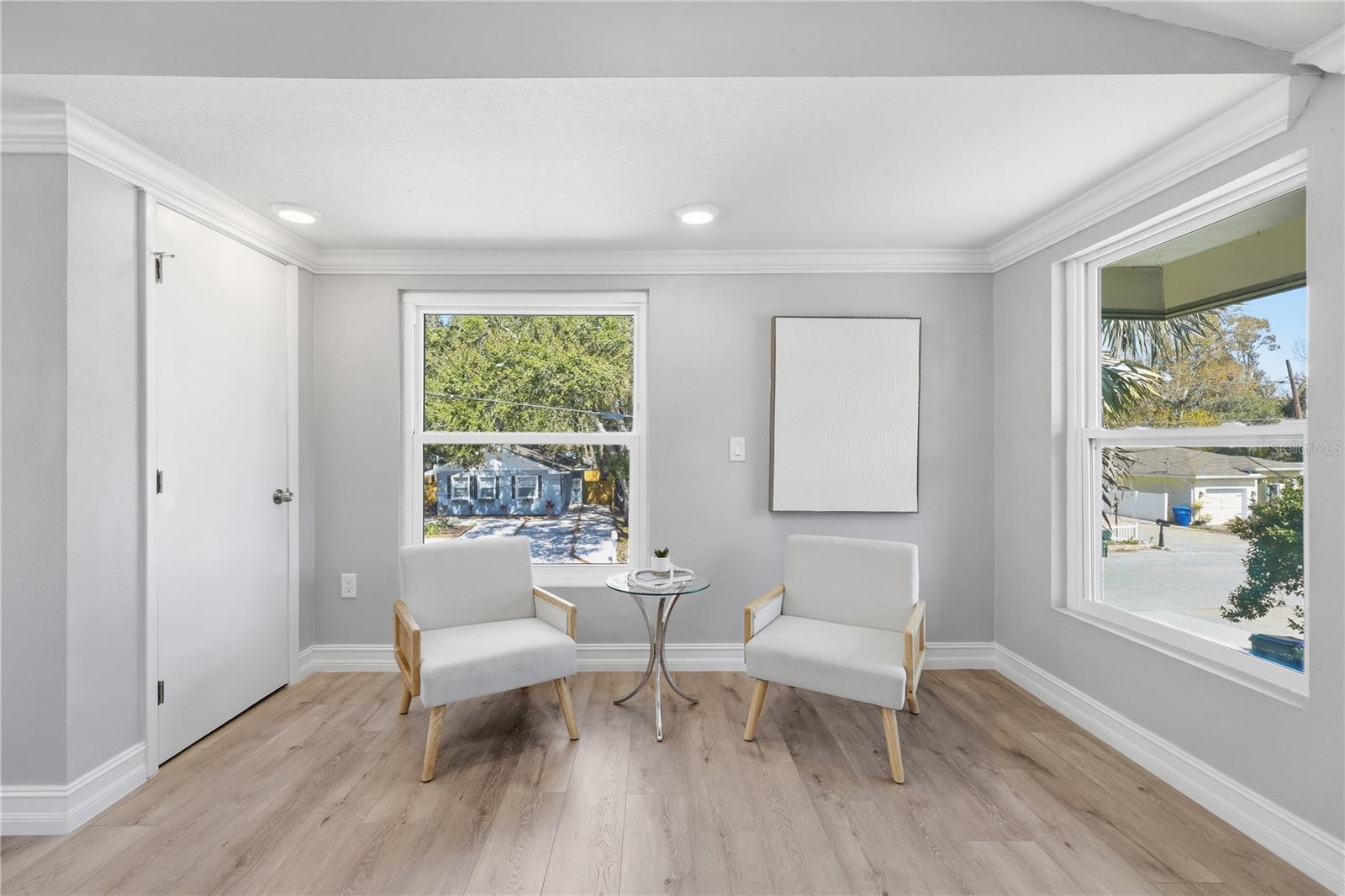 Image 18 of 25 For 727 16th Avenue Nw