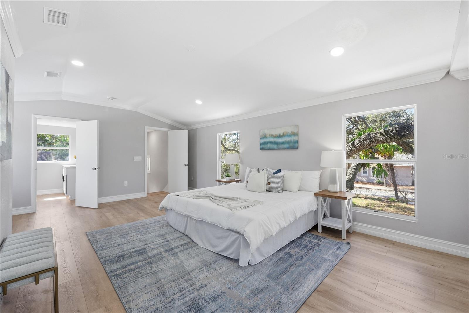 Image 19 of 25 For 727 16th Avenue Nw