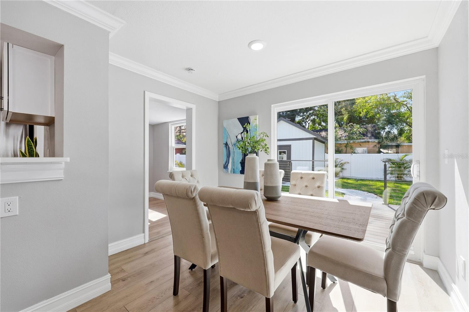 Image 7 of 25 For 727 16th Avenue Nw