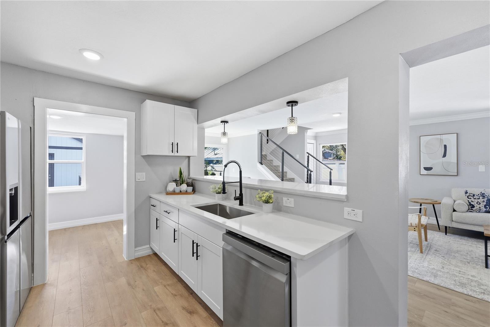 Image 9 of 25 For 727 16th Avenue Nw