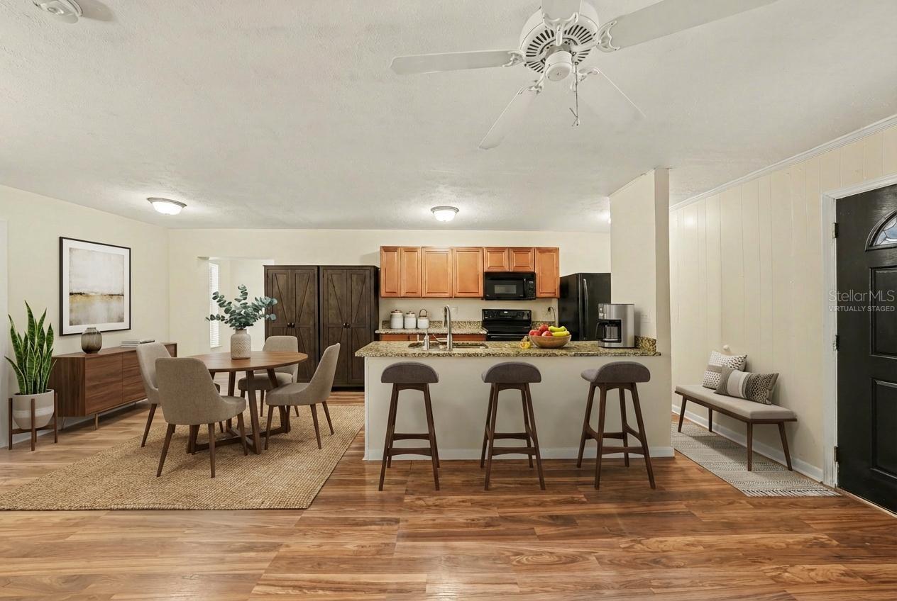 Listing photo id 10 for 209 Clemons Road