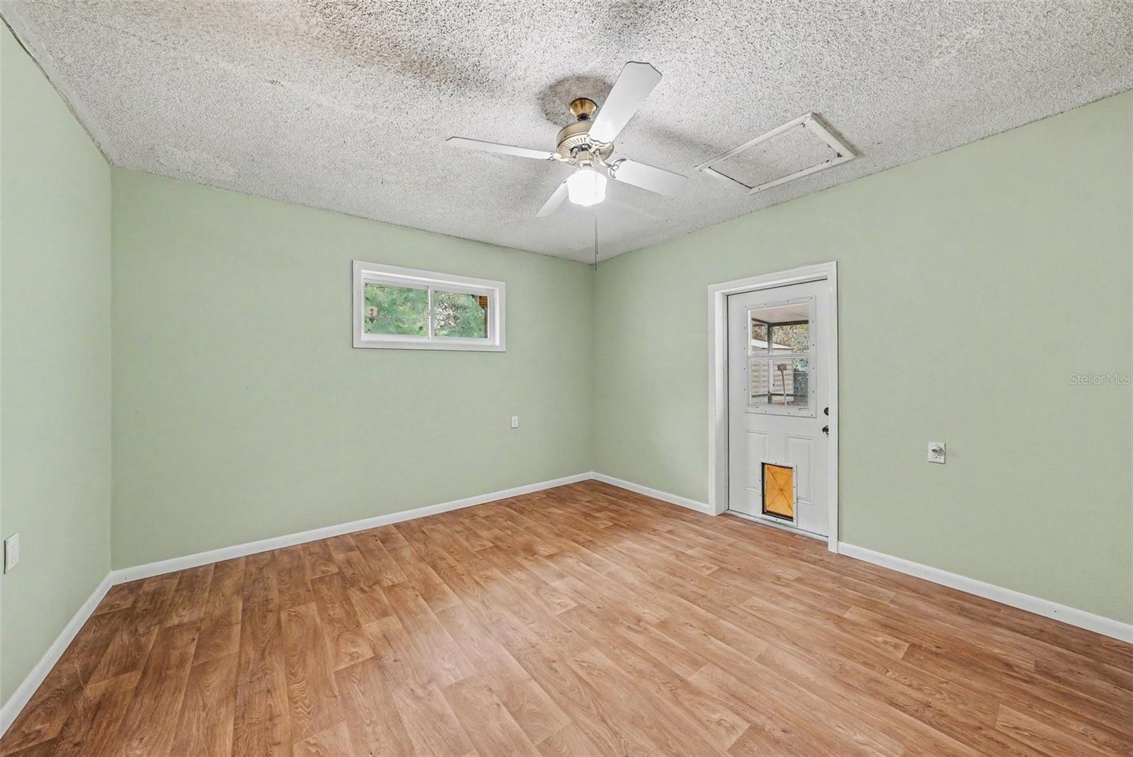 Listing photo id 25 for 209 Clemons Road