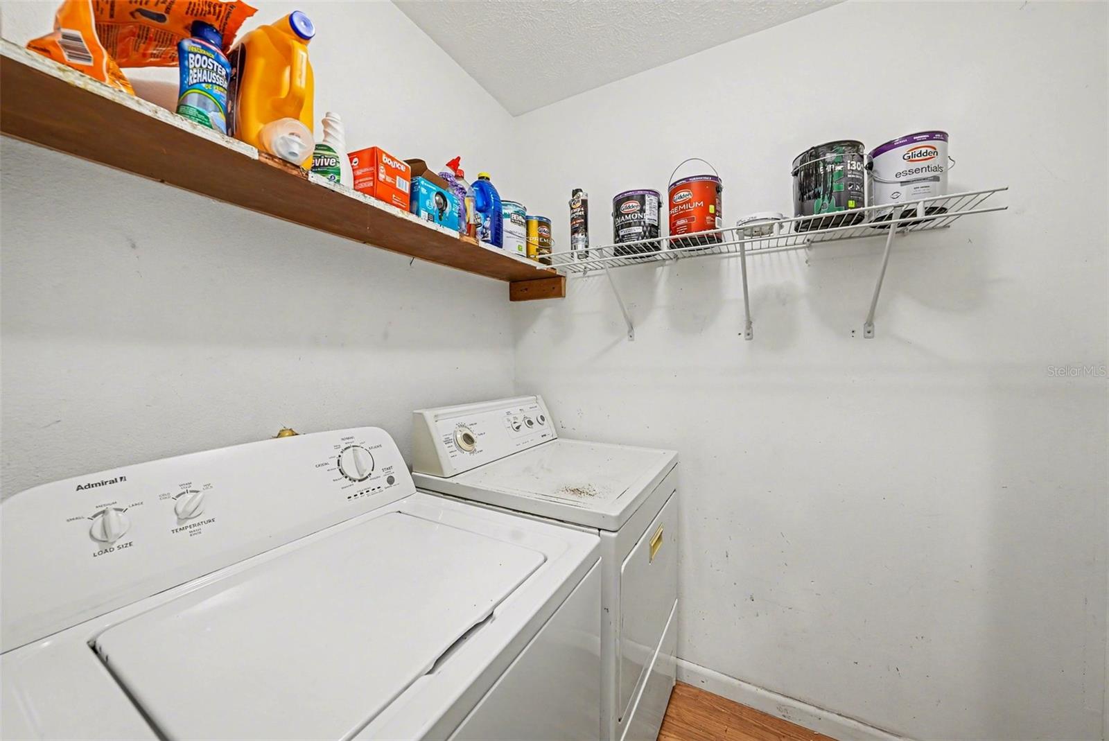 Listing photo id 26 for 209 Clemons Road