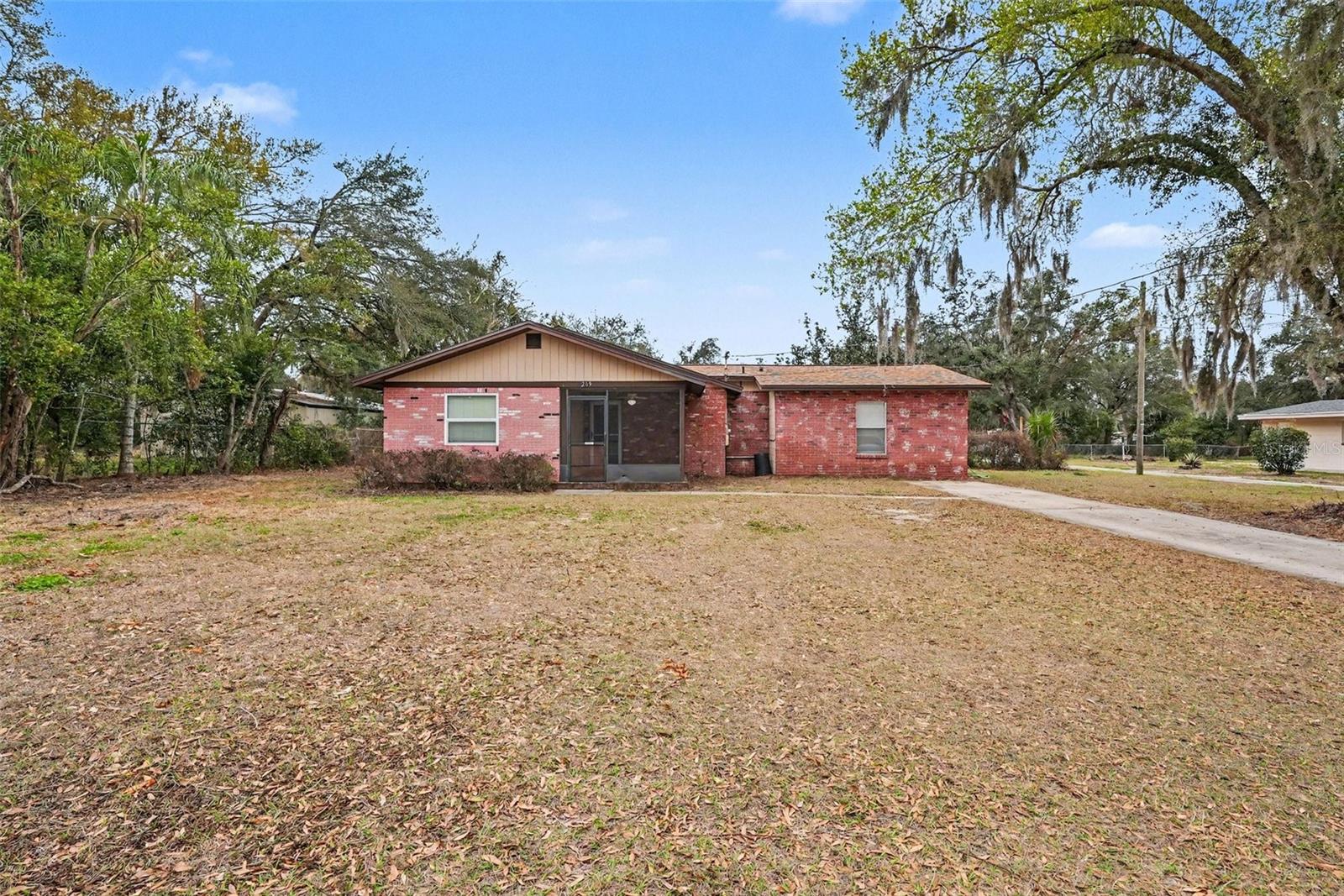 Listing photo id 1 for 209 Clemons Road