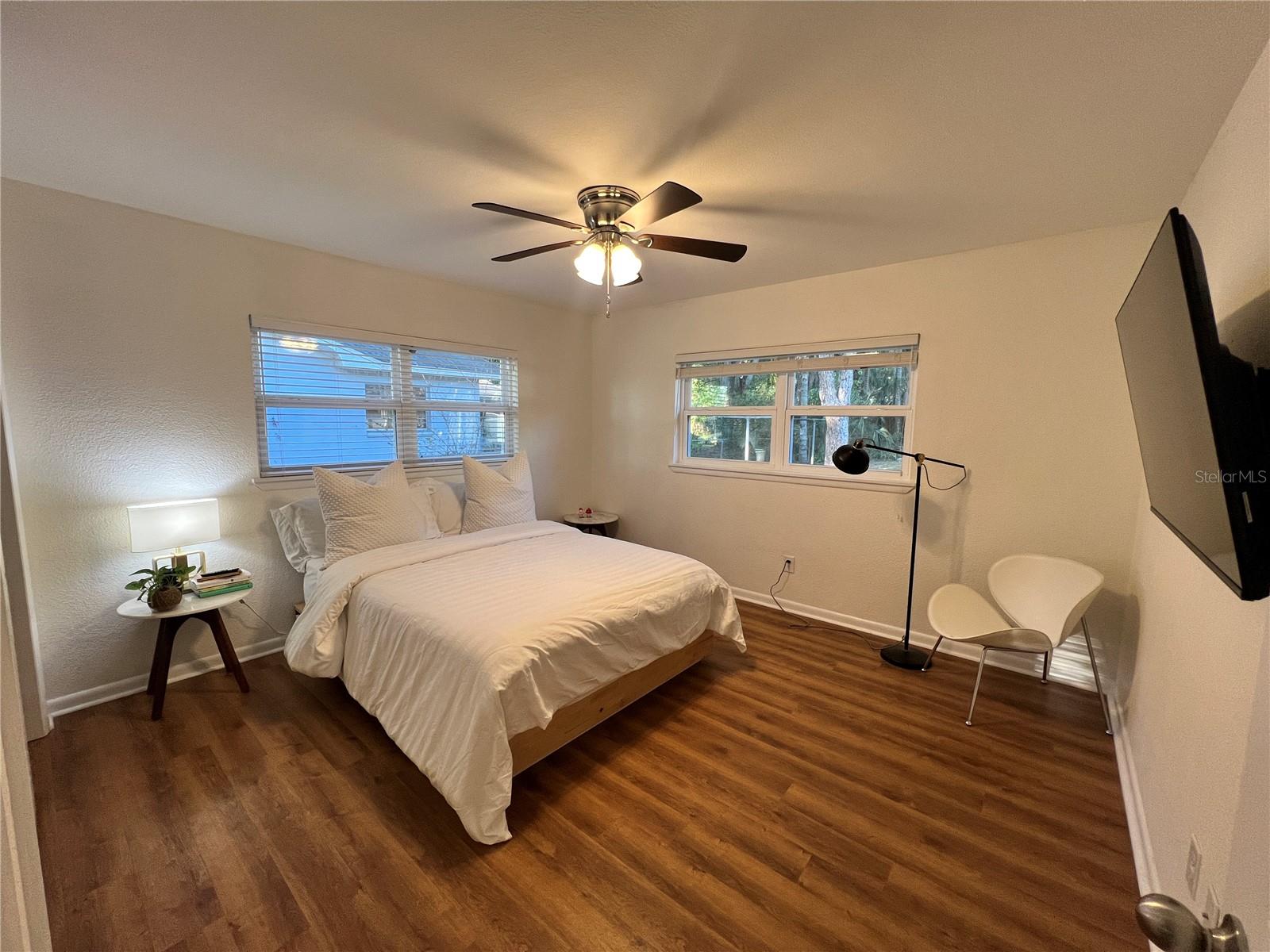 Listing photo id 12 for 1011 66th Street