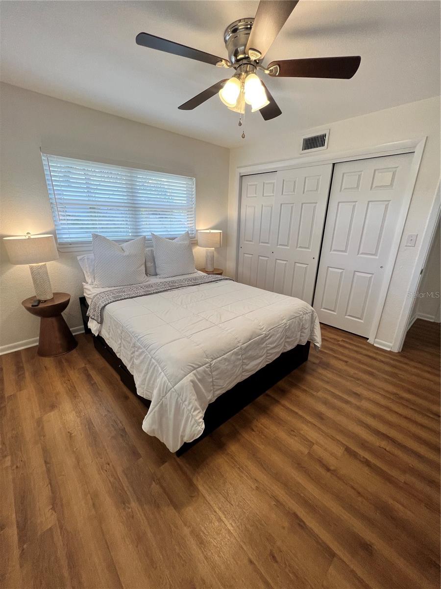 Listing photo id 16 for 1011 66th Street