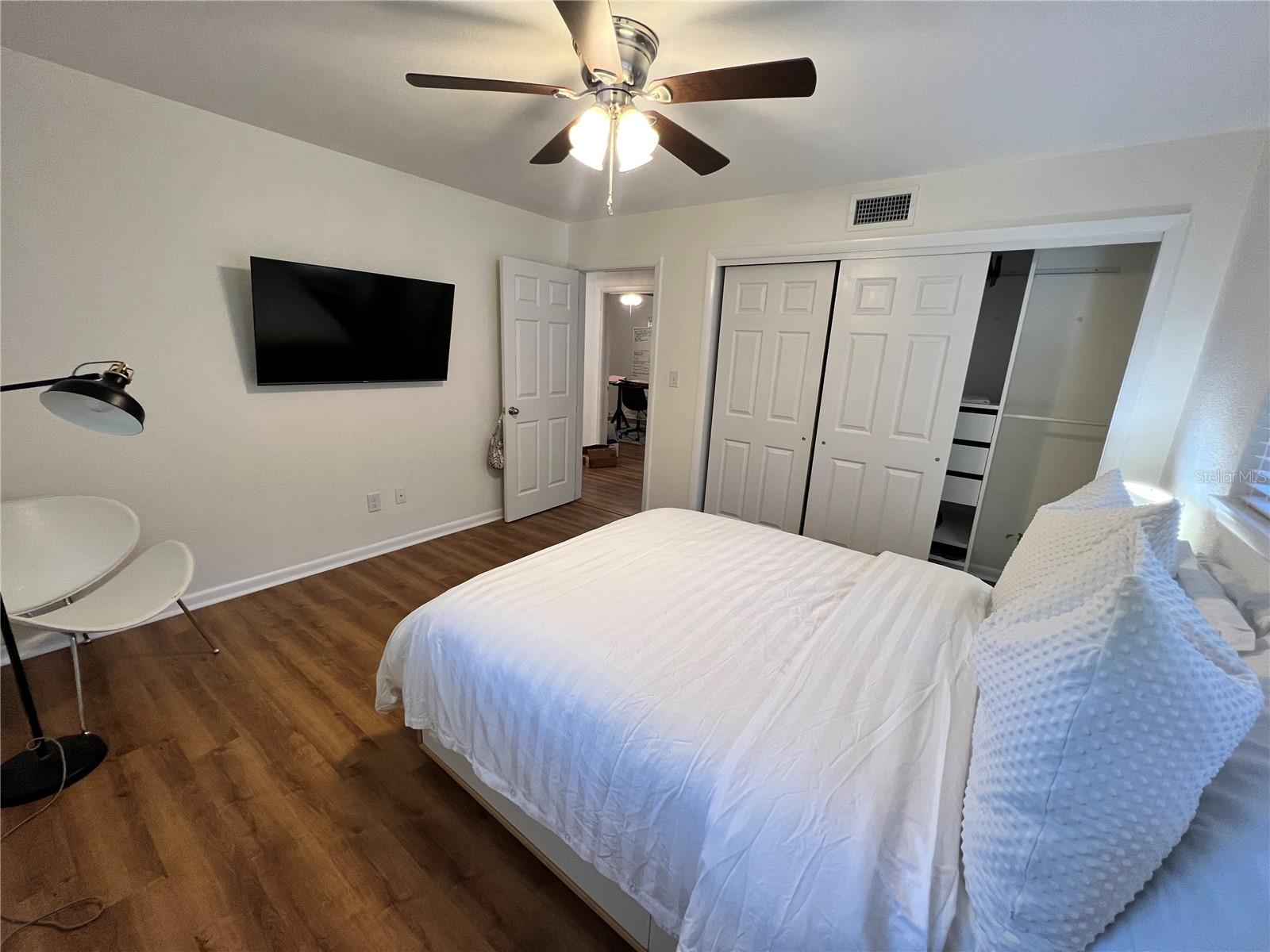 Listing photo id 19 for 1011 66th Street