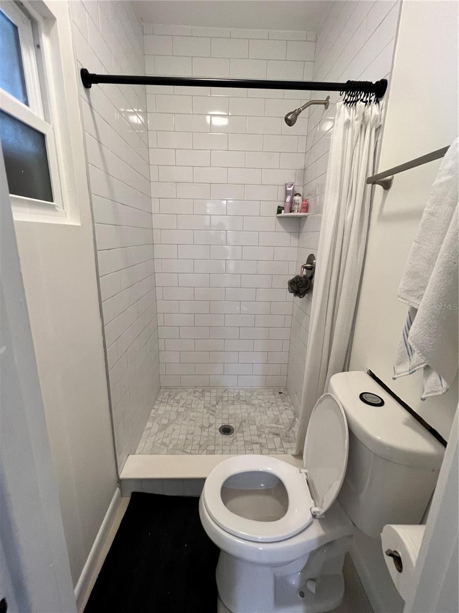 Listing photo id 20 for 1011 66th Street