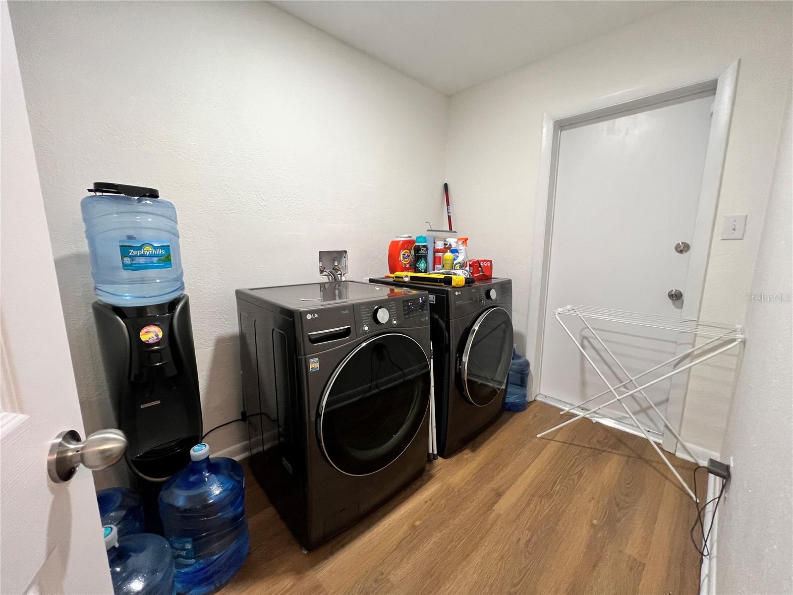 Listing photo id 31 for 1011 66th Street