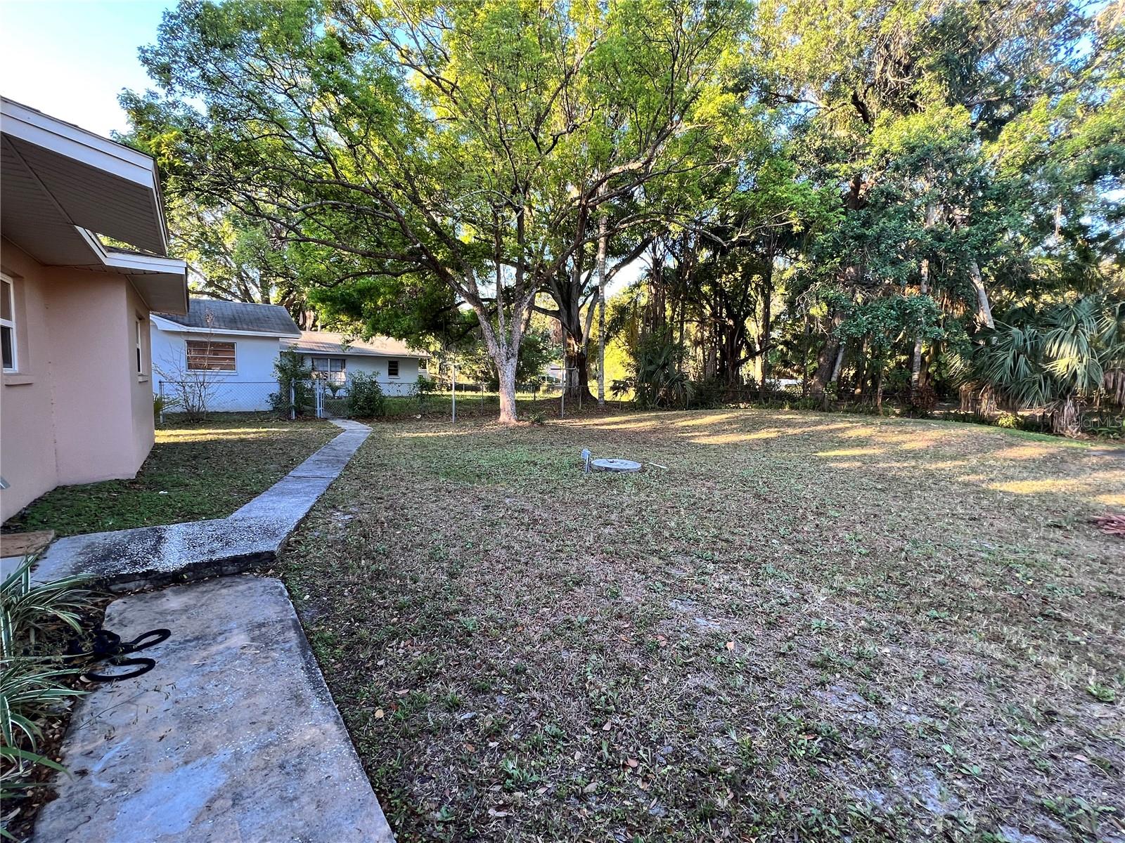 Listing photo id 33 for 1011 66th Street