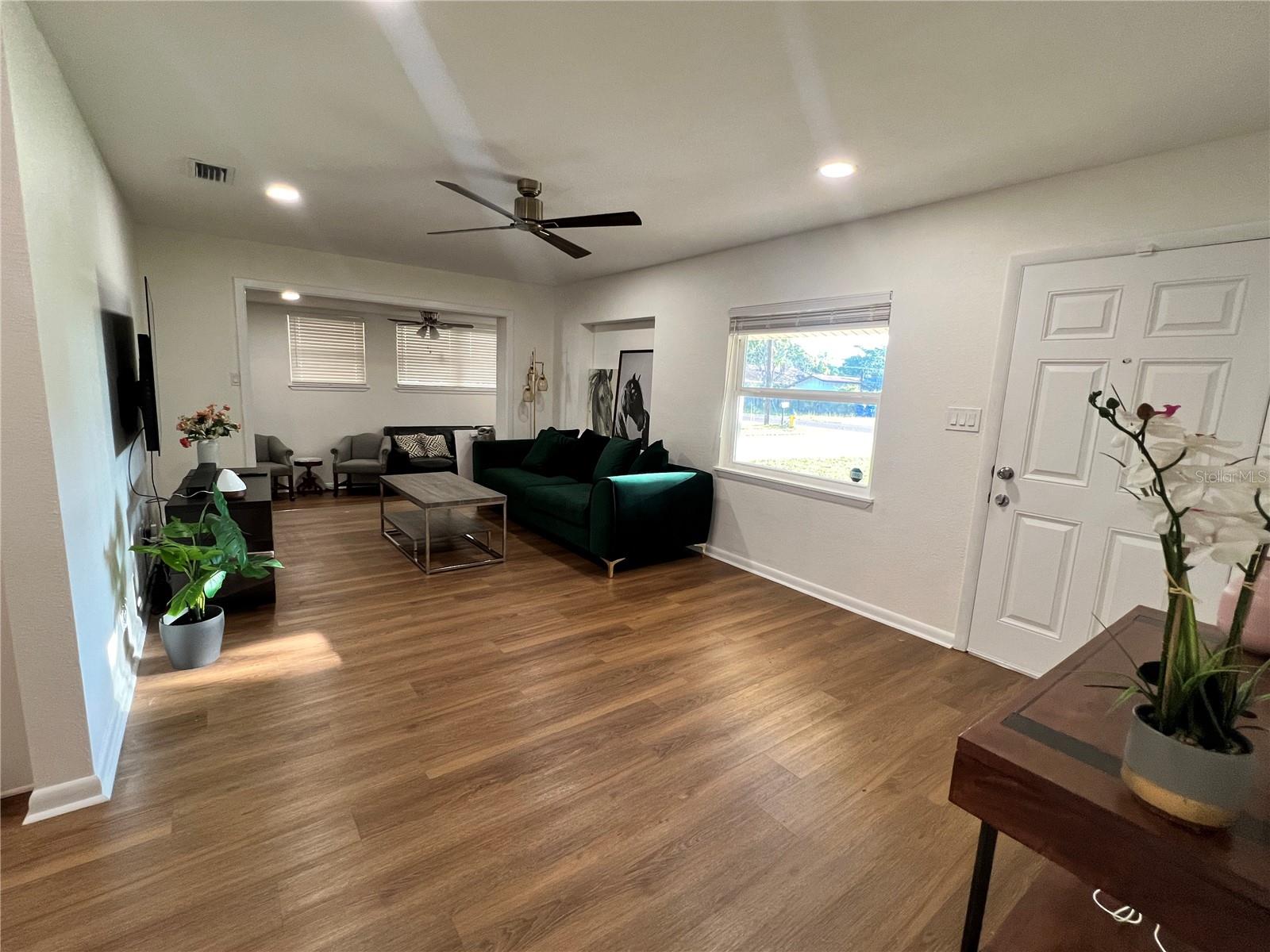 Listing photo id 5 for 1011 66th Street