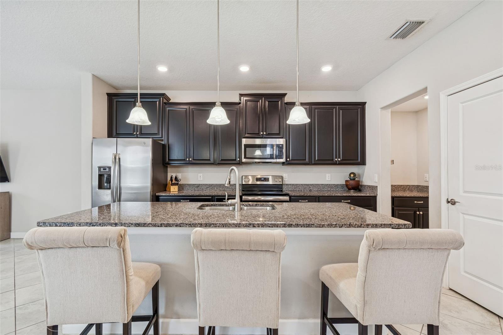 Image 4 of 40 For 6867 Citrus Creek Lane